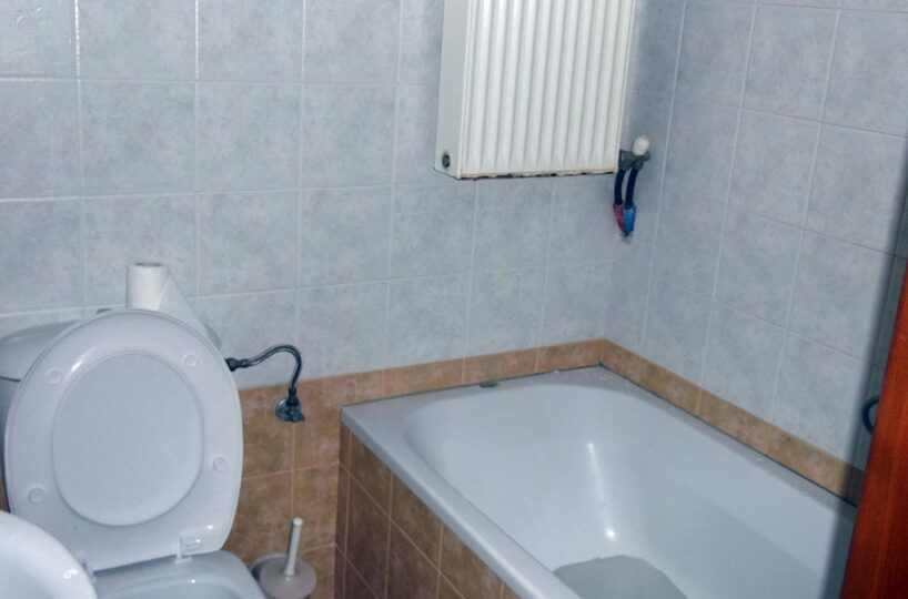 2nd-Floor-Apartment-Bathroom