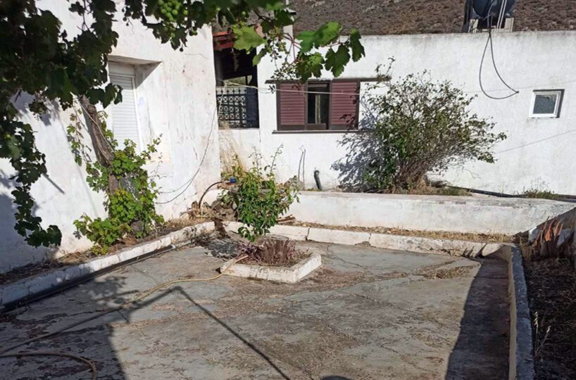 Azokeramos-Courtyard