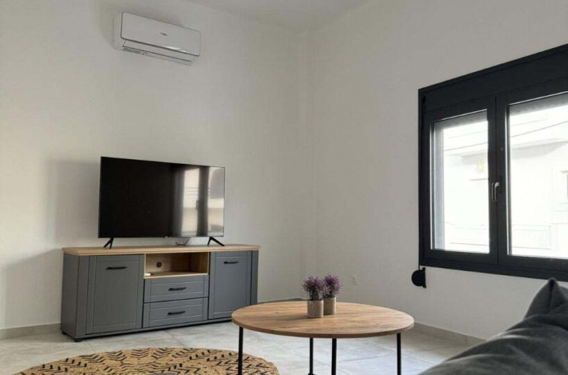 Detached-House-Garden-Lounge