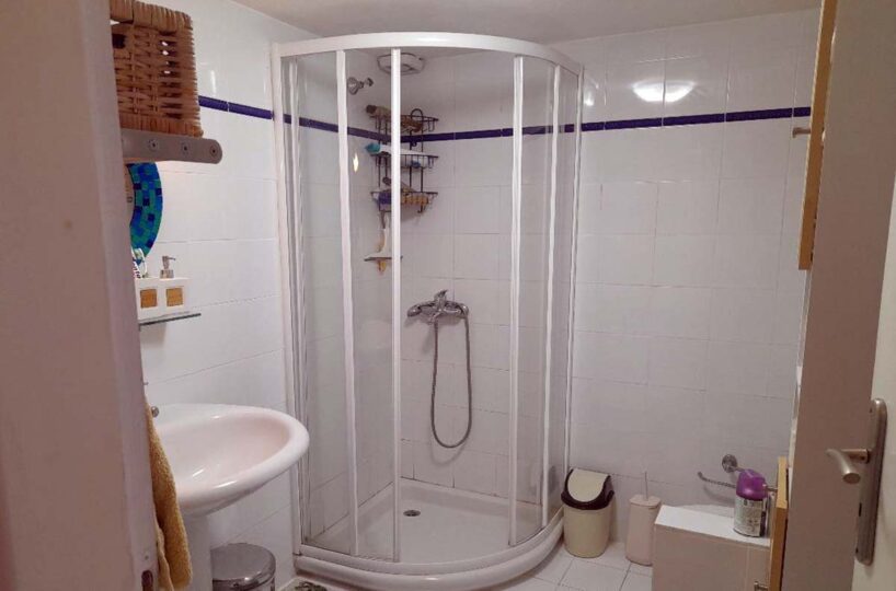 Roussa-Sea-View-Bathroom