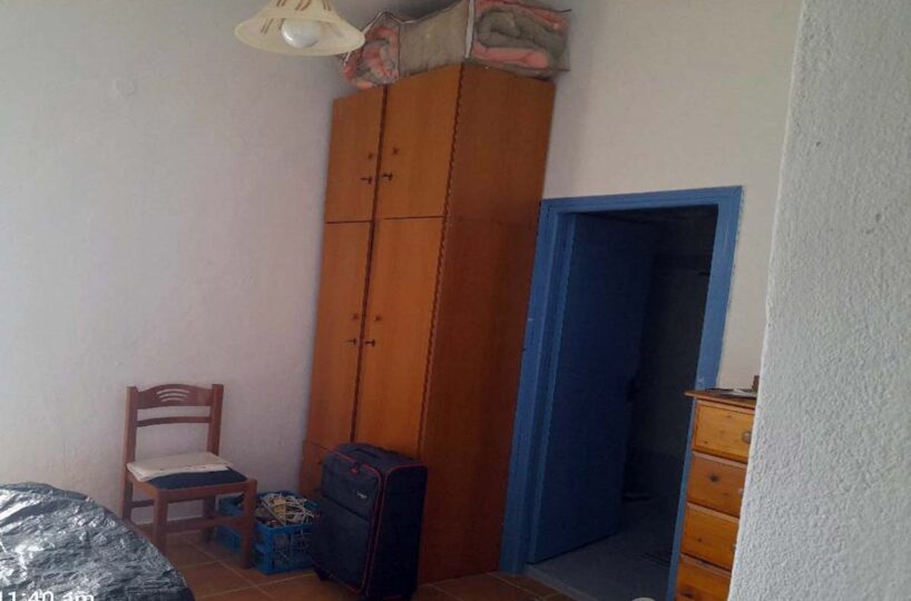 Sklavi-One-Bedroom-Wardrobe
