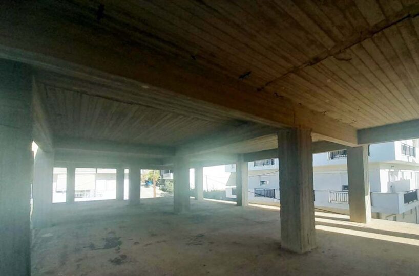 Ημιτελές-Κτίριο-Όροφος