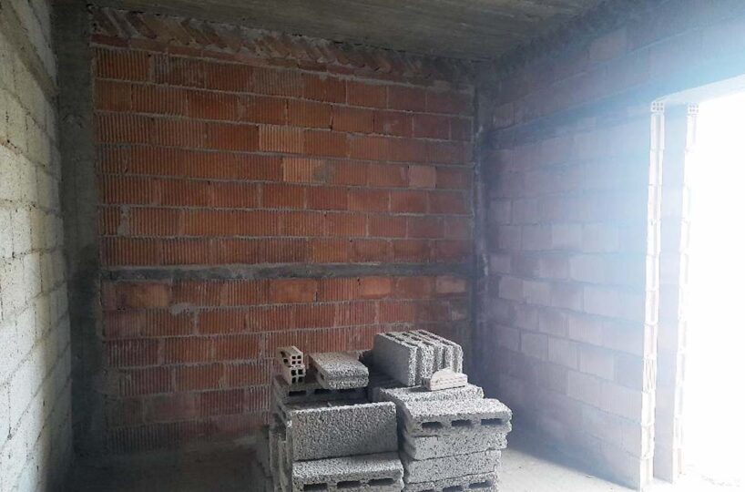 Ημιτελές-Κτίριο-Τοιχοποιία