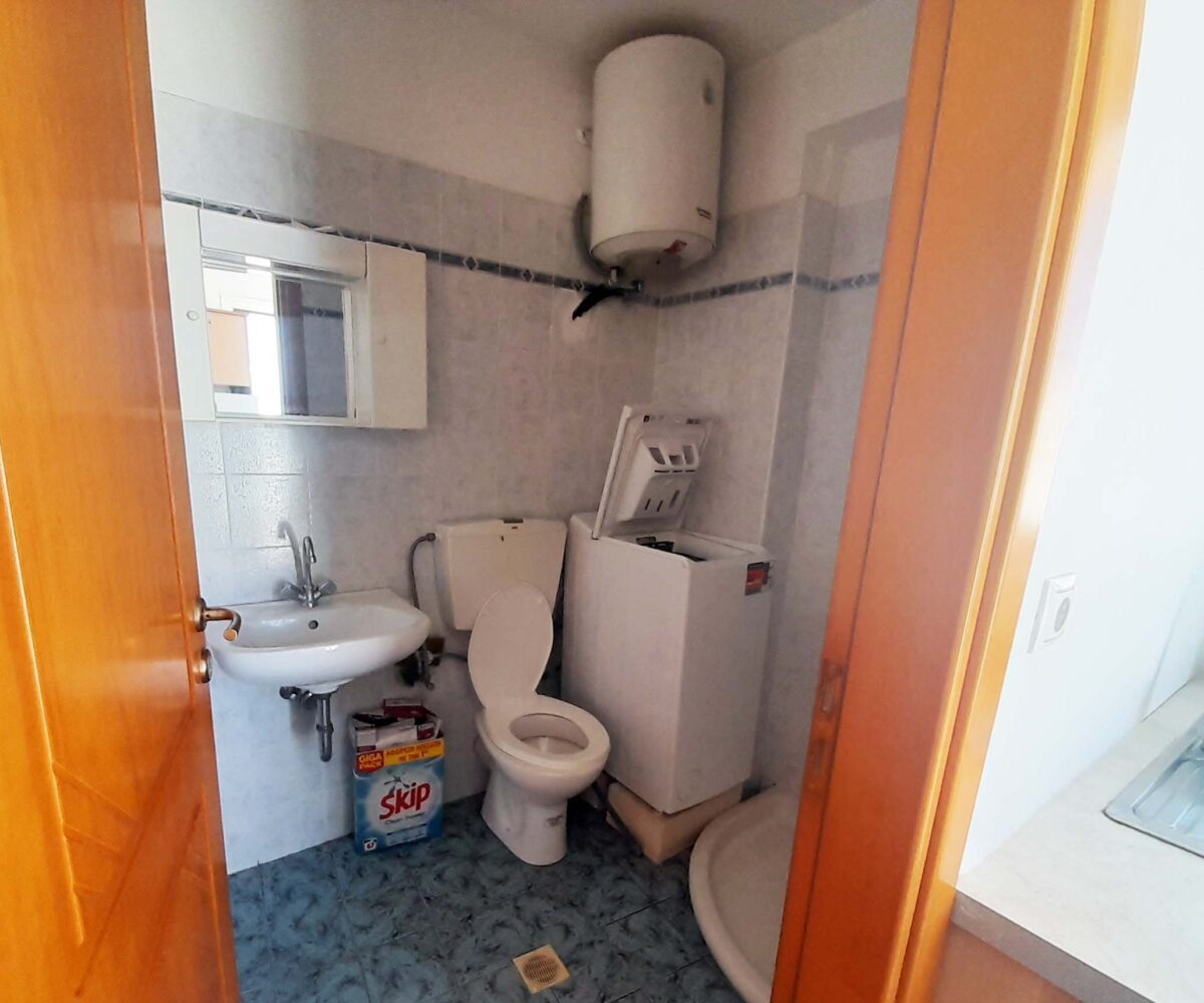 Tiny-Studio-Bathroom