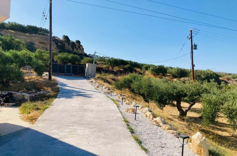 Architect-Design-Country-Plot