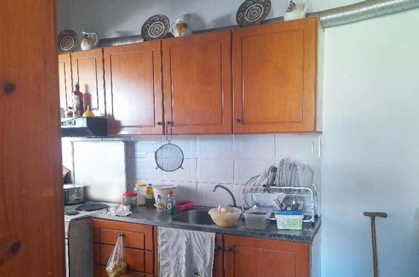 Diplokatoikia-Piskokefalo-Kouzina-Upstairs