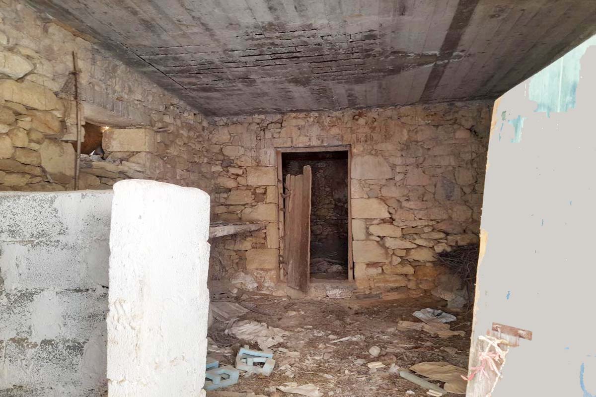 Three-Properties-Stone-Room